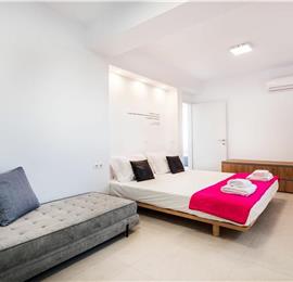 4 bedroom villa with infinity pool and sea view in Perithia, Corfu, sleeps 9